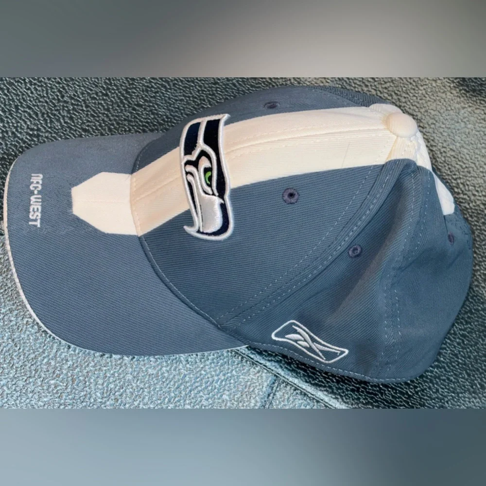 Seattle Seahawks NFL Reebok Select Series On Field Sideline YOUTH HAT.🧢